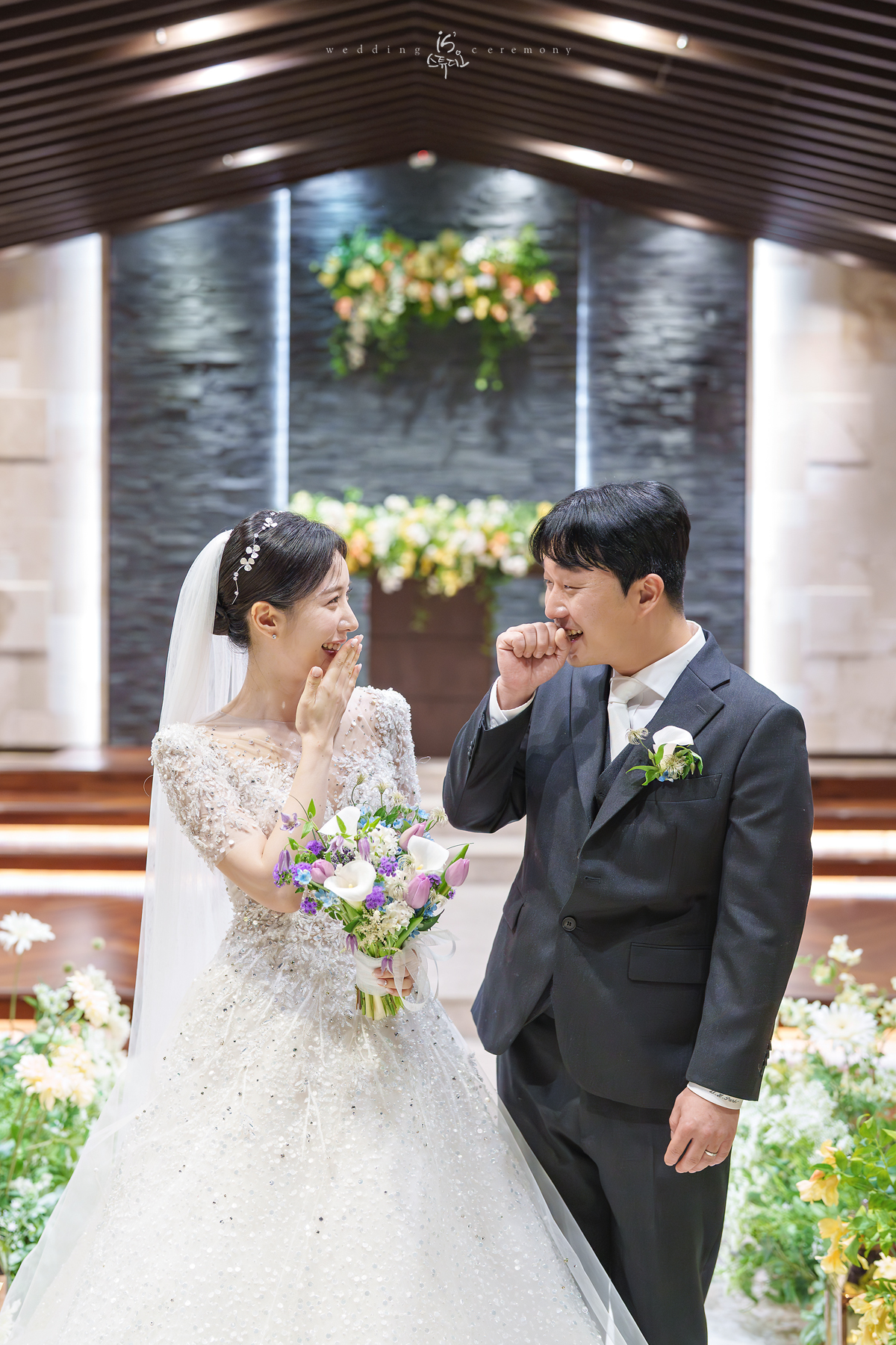 진주 MBC컨벤션 본식 웨딩스냅 리뷰 — iS 스튜디오 시선으로 본 감성 결혼식 (2/3)