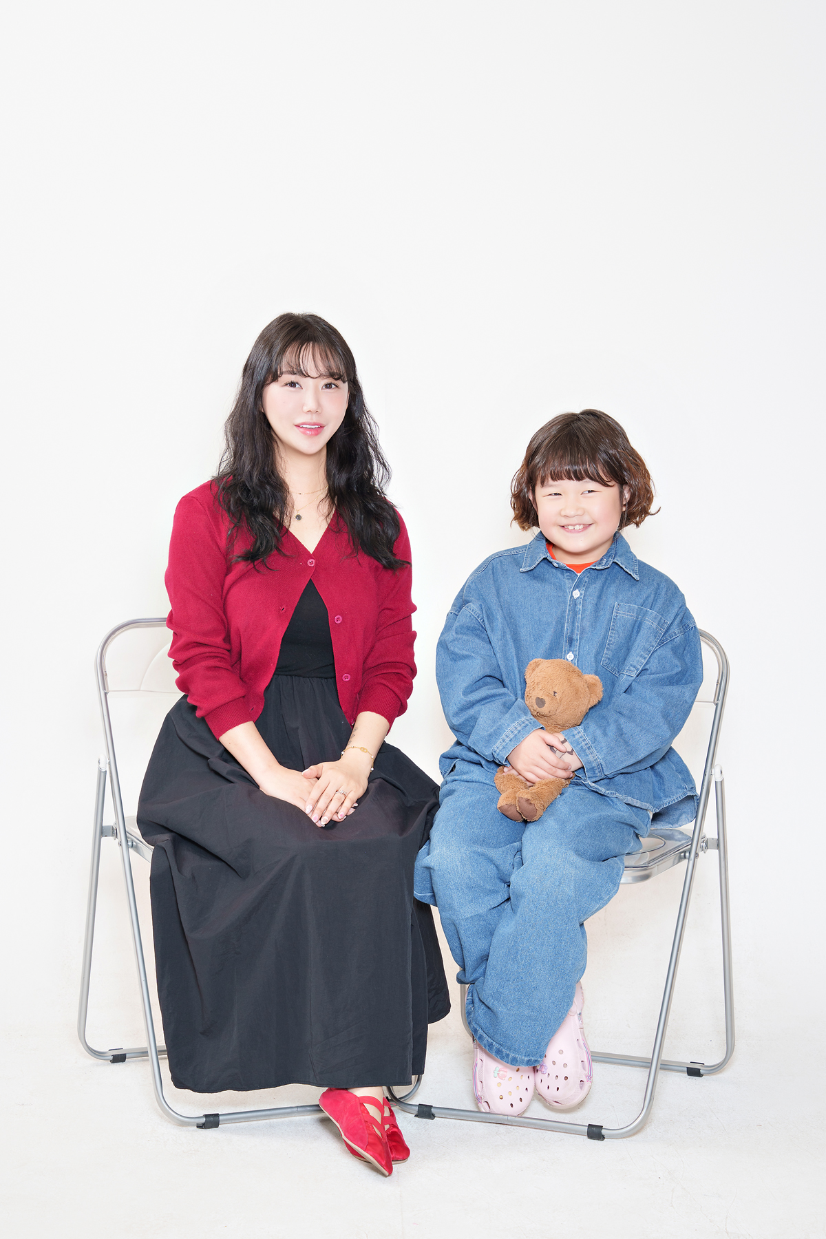 [진주 가족사진] 우리 가족의 가장 빛나는 순간, 진주 핫플 스튜디오에서 기록하세요 (Feat. 자연스러운 컷)