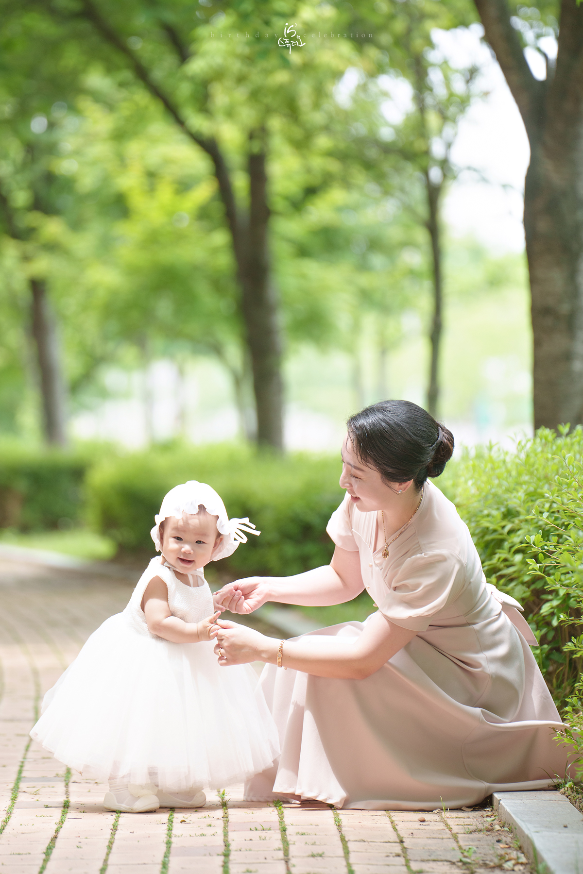 첫 번째 생일, 사랑이 머무는 순간진주 돌스냅 | 아이의 첫 번째 이야기를 사진으로 남기다 이즈스튜디오 & 러보브스튜디오