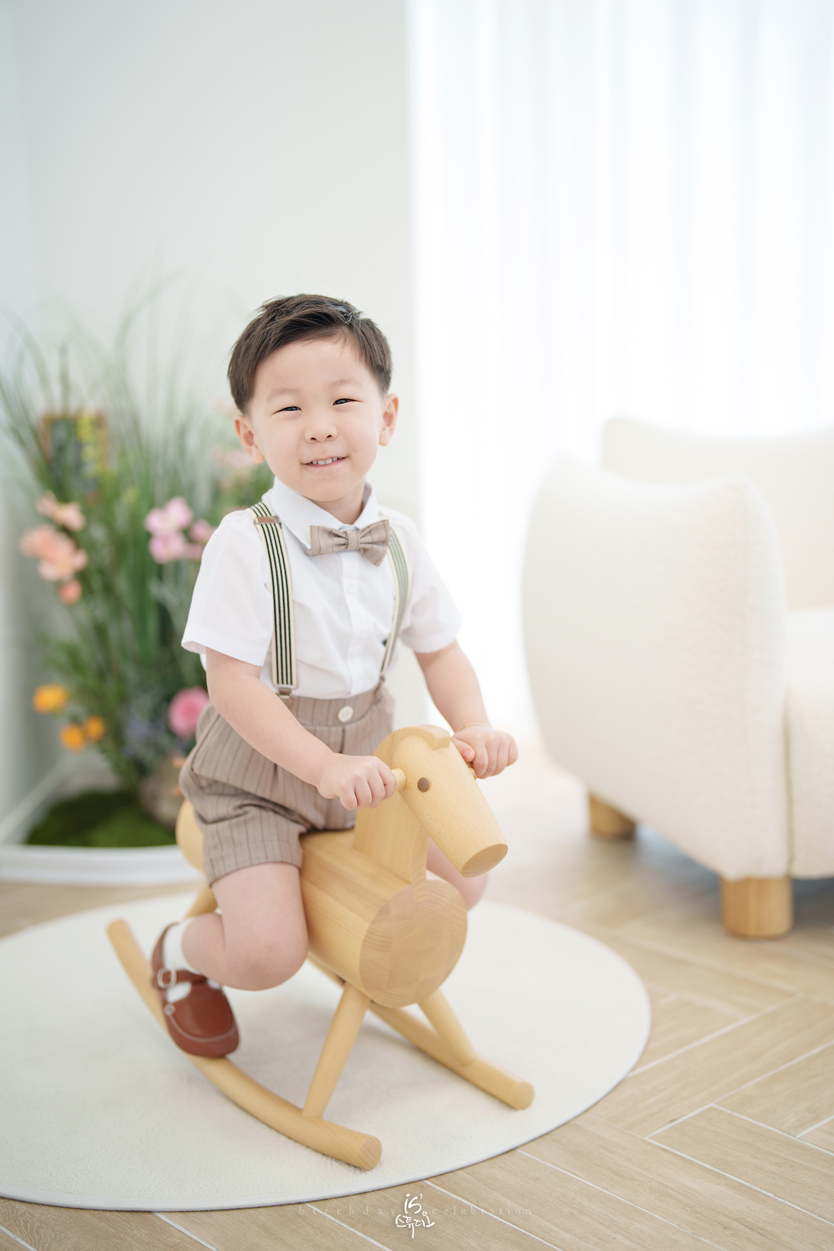 첫 번째 생일, 사랑이 머무는 순간진주 돌스냅 | 아이의 첫 번째 이야기를 사진으로 남기다 이즈스튜디오 & 러보브스튜디오